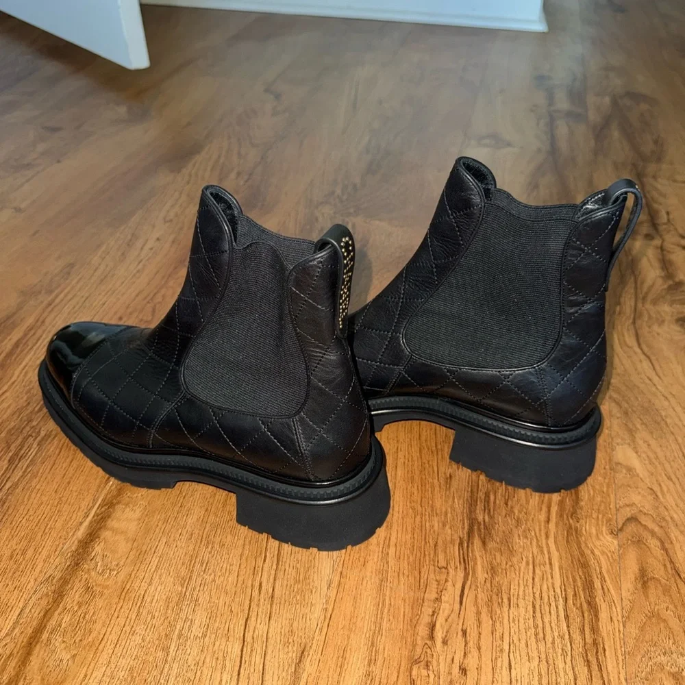 NIB Chanel Boots - Picture 4 of 10